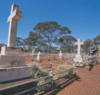 Old Pioneer Cemetery Coolgardie - Accommodation Southport