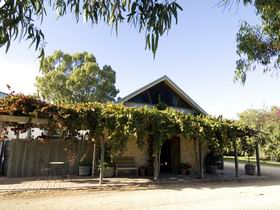 Lake Breeze Wines - Southport Accommodation 0