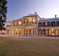 Old Government House - Southport Accommodation