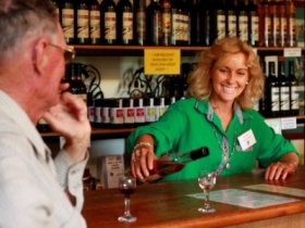 Riversands Vineyards - Accommodation Southport 0