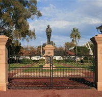 Dalby War Memorial and Gates - Southport Accommodation