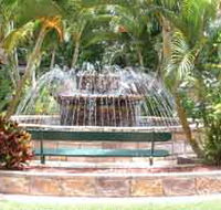 Bauer and Wiles Memorial Fountain - Southport Accommodation