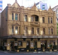 Crown Hotel - Southport Accommodation