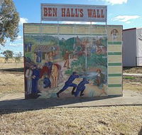 Ben Halls Wall - Southport Accommodation