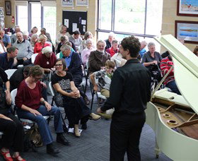 Artists On Parade Art Gallery - Accommodation Southport 2