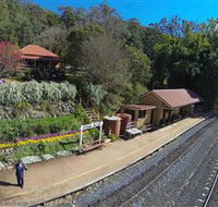 Spring Bluff Railway Station - Southport Accommodation