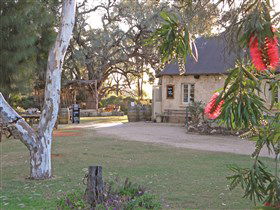 Overland Corner Hotel - Southport Accommodation 1