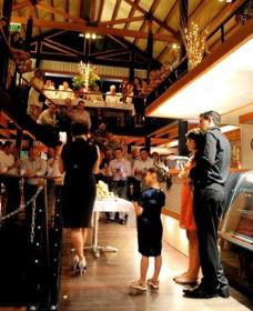 Artback Australia Gallery And Cafe - Southport Accommodation 3