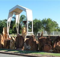 Jericho Crystal Trumpeters - Southport Accommodation