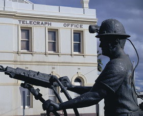Miners Monument - Southport Accommodation 2
