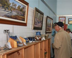Peak Hill Art Gallery - Southport Accommodation 1