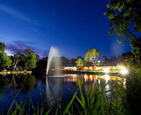 Savannah Visitor Plaza, Taronga Western Plains Zoo Dubbo - Accommodation Southport 3