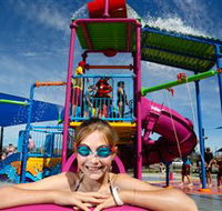 WAVES - Accommodation Southport