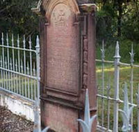 Pioneer Graves - Southport Accommodation