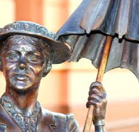 Mary Poppins Statue - Southport Accommodation