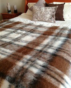 Australian Alpaca Barn - Morpeth - Southport Accommodation 2