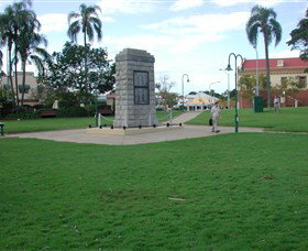 Sandgate War Memorial Park - Accommodation Southport 2