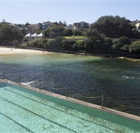 Clovelly Beach - Accommodation Southport