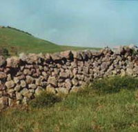 Historic Dry Stone Walls - Accommodation Southport