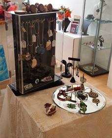 Creative Artisans Gallery - Accommodation Southport 0