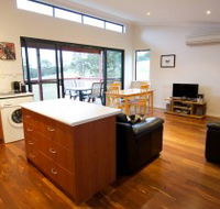 Karrak Reach Forest Retreat - Accommodation Southport
