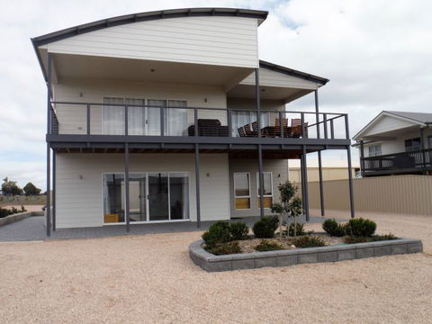 Ocean Swell - Southport Accommodation 1