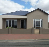 Stansbury Beach House - Accommodation Southport