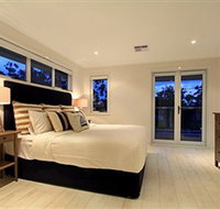 The Beach House Sanctuary Point - Southport Accommodation