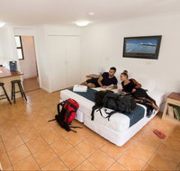 Base Airlie Beach Resort - Accommodation Southport