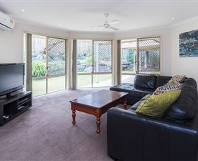 At Theme Park Central Holiday House - Southport Accommodation 2
