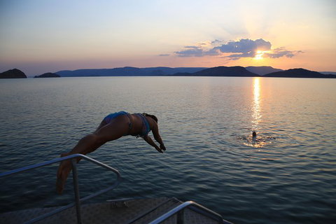 Lake Argyle Sunset Magic Cruise Departing Lake Argyle - Accommodation Southport 1