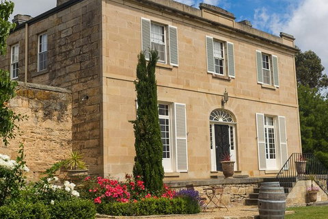 Hobart Small Group Wine Tour Sunday Afternoon: Wines, Gins & Cheeses - Southport Accommodation 14