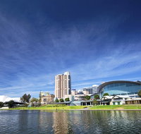 Adelaide Super Saver Adelaide City Sightseeing Tour plus Barossa Valley and Hahndorf Tour