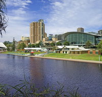Adelaide City Tour with Optional River Cruise and Adelaide Zoo Admission