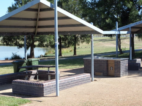 Point Hut Pond Park - Southport Accommodation 0