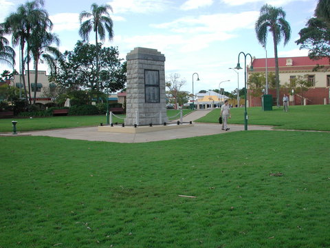 Sandgate War Memorial Park - Accommodation Southport 2