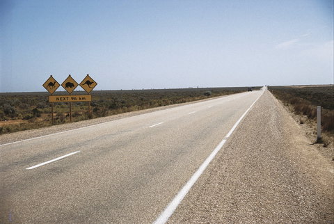 Eyre Highway - Accommodation Southport 0