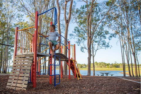 Lake Samsonvale - Accommodation Southport 2