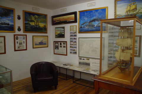 Mainly Maritime - Southport Accommodation 1