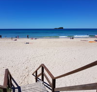 Mudjimba Beach - Southport Accommodation