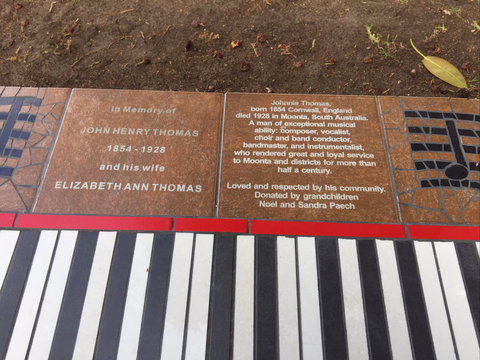 Piano Park Bench, Moonta - Accommodation Southport 1