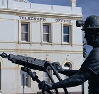 Miners Monument - Southport Accommodation
