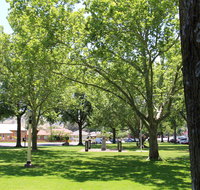 Tallangatta Triangles Park - Southport Accommodation