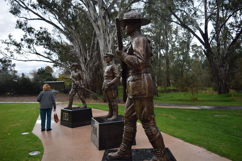 VC Memorial Park - Honouring Our Heroes - Southport Accommodation 1