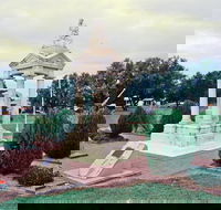 Weeping Mother Memorial - Southport Accommodation