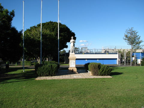 Oxley War Memorial - Southport Accommodation 0