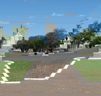 War Memorial and Heroes Avenue Roma - Southport Accommodation