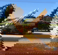 Loxton Tree sculptures - Accommodation Southport