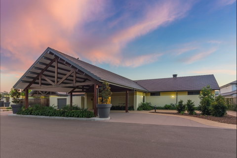 Pacific Dunes Golf Club - Southport Accommodation 0