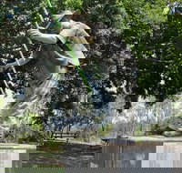 Cane Cutter Memorial - Southport Accommodation